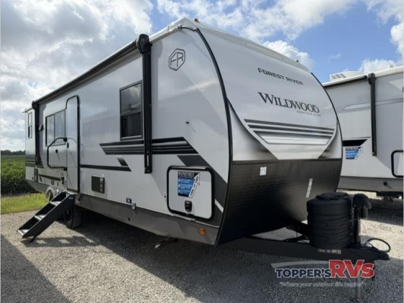 Topper's RVs Broadens Inventory with Lightweight and Heritage Glen Campers for Texas Travelers