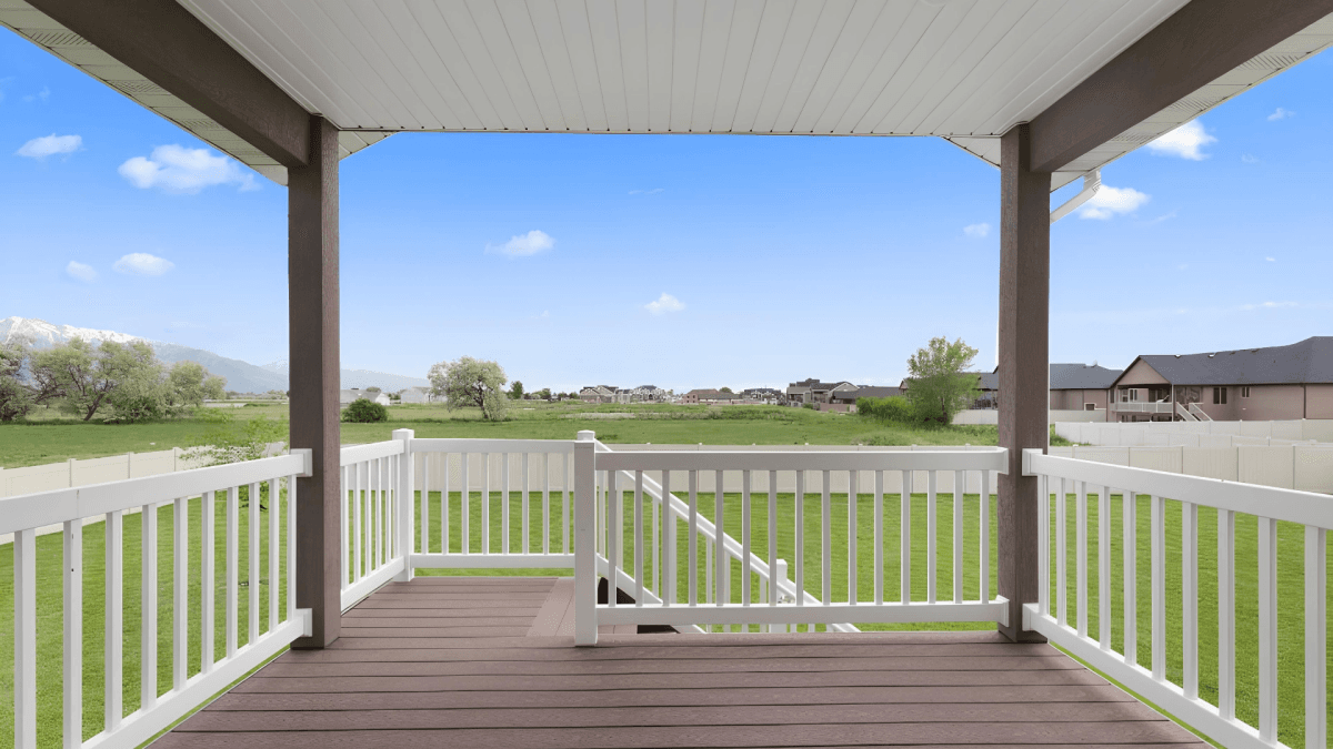 SmartDecks Specializes in Climate-Engineered Decks for Pacific Northwest Homes