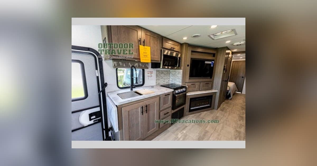 Outdoor Travel's Year-End Clearance and Rentals Address Ontario RV Demand