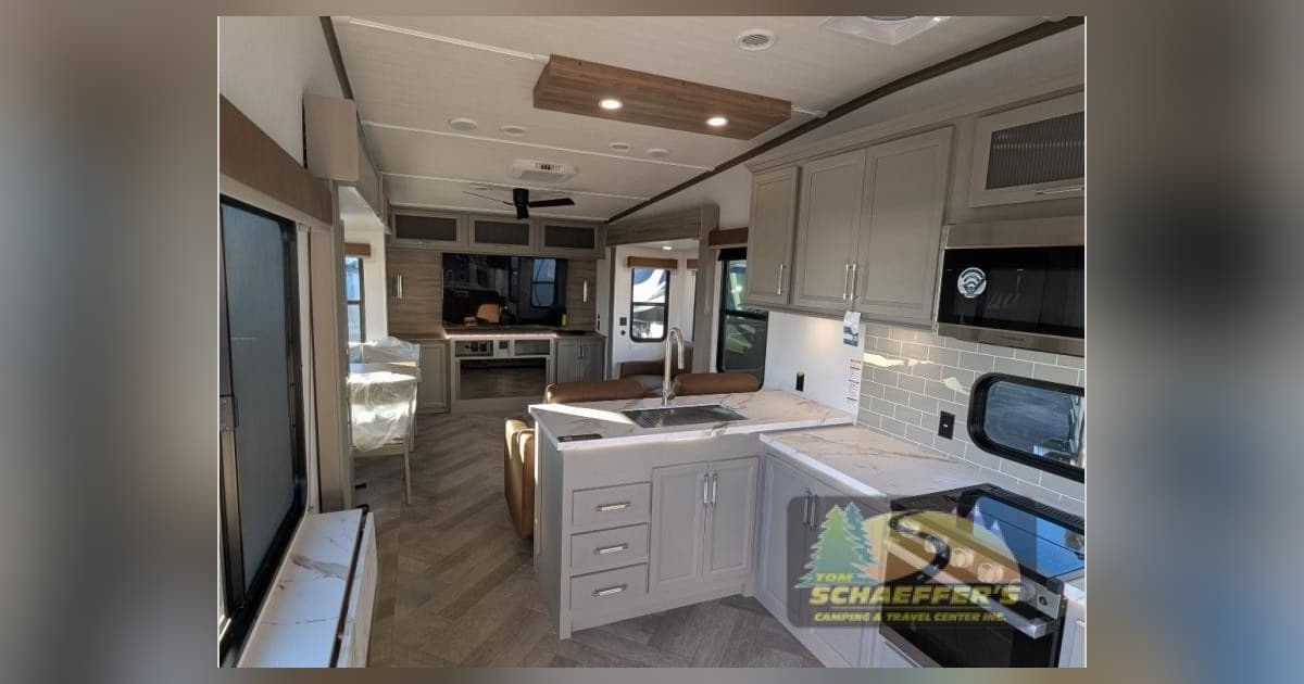 Tom Schaeffer's RV Superstore Expands Inventory with Hurricane RVs and Sprinter Fifth Wheels