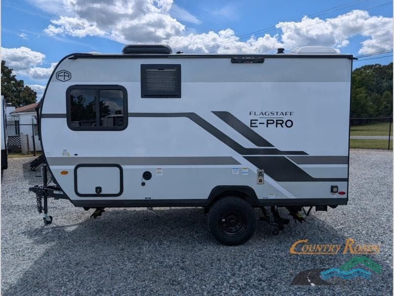 Country Roads RV Center Expands Fifth Wheel and Travel Trailer Inventory in Lexington