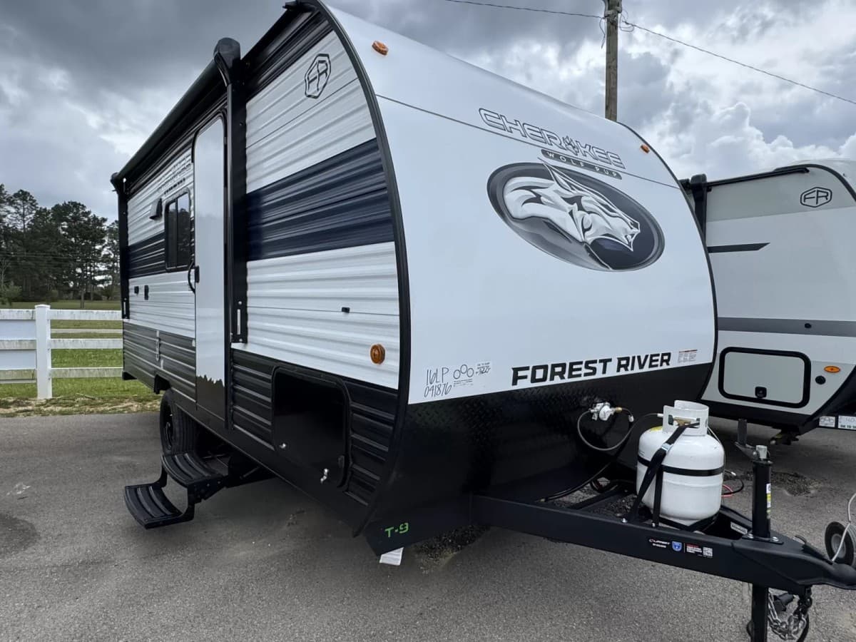 Dad's Camper Outlet Expands Gulfport Inventory to Meet Used RV Demand