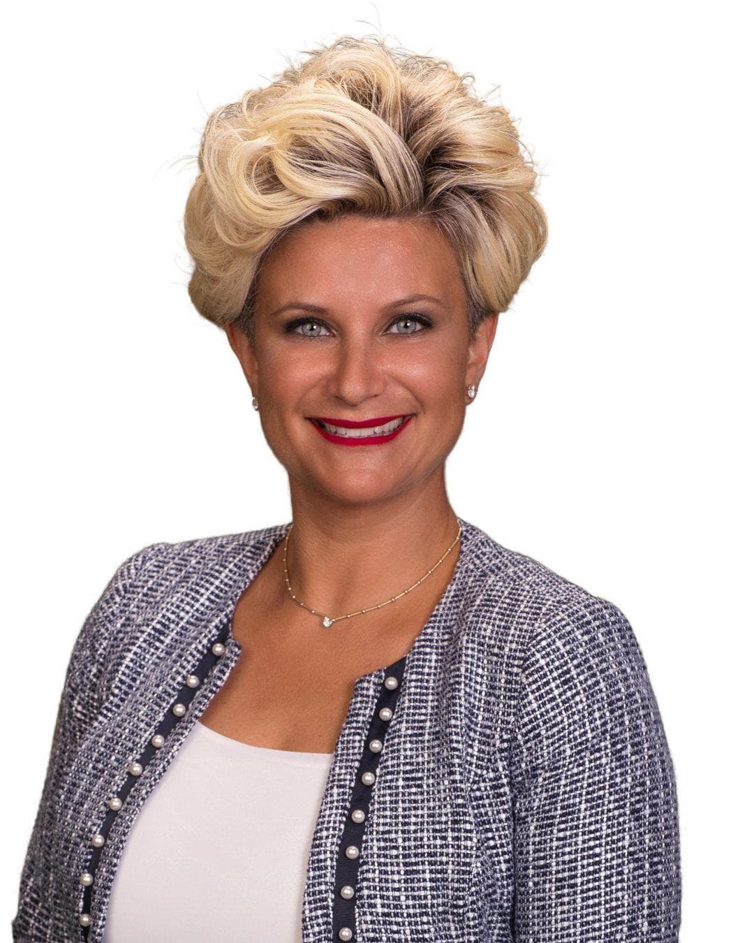 Lisa McAteer and McAteer & Will Estates Earn KW International Luxury Status, Top Rankings in Greater PA Region