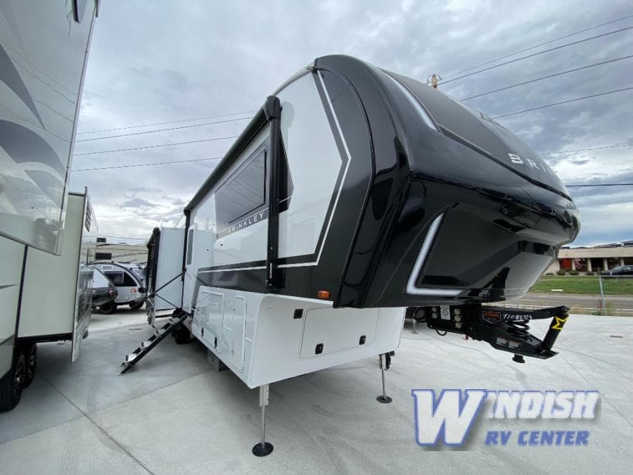 Windish RV Center Longmont Expands Inventory of Lightweight Trailers and Fifth Wheels Amid Growing Demand