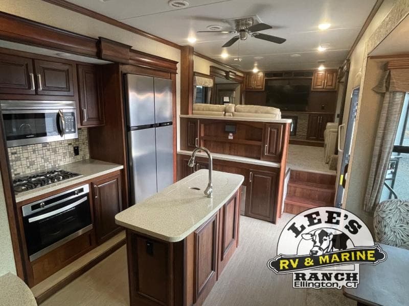 Lee's Auto & RV Ranch Spotlights Pre-Owned RVs in Connecticut, Including Teardrop Trailers and Fifth-Wheels