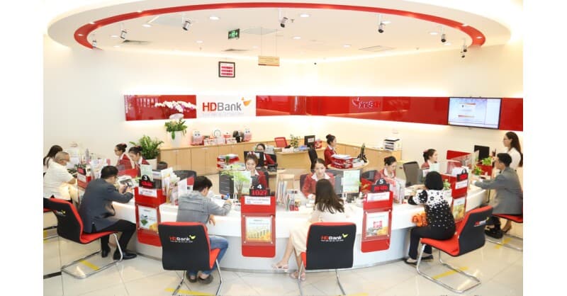 Fitch Assigns First-Time 'BB-' Rating to HDBank, Among Highest for Vietnamese Banks
